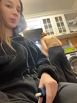 DemiLinda – webcam model profile photo Image 19