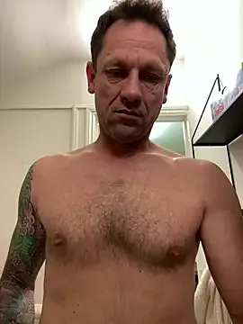 PabloArena – webcam model profile photo Image 2