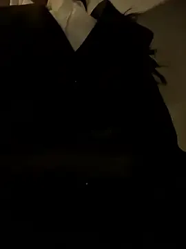 roouse – webcam model profile photo Image 18