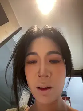 roouse – webcam model profile photo Image 5