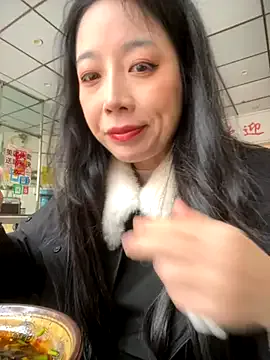 roouse – webcam model profile photo Image 7