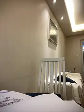 roouse – webcam model profile photo Image 8