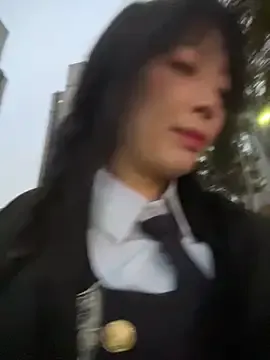 roouse – webcam model profile photo Image 9