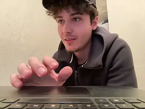 Kento26767 – webcam model profile photo Image 7