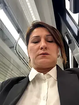 Gaia33 – webcam model profile photo Image 11